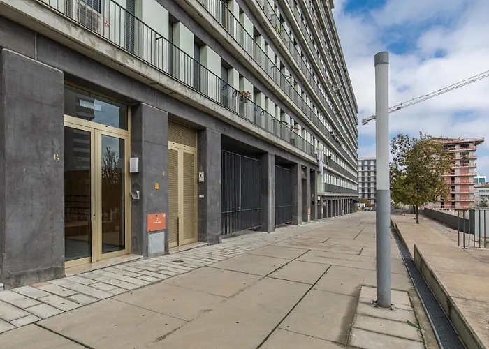 Bright & Comfy Flat In By Lovelystay Apartment Lisbon