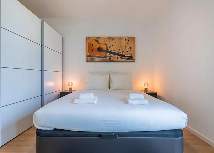 Bright & Comfy Flat In By Lovelystay Apartment Lisbon