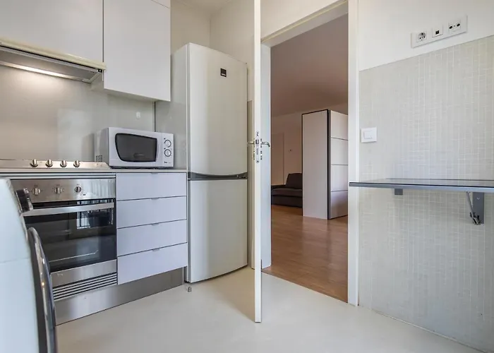 Bright & Comfy Flat In By Lovelystay Apartment Lisbon